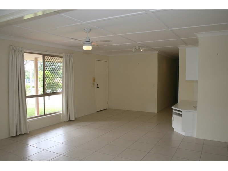 2 Danvers Court, Hillcrest QLD 4118