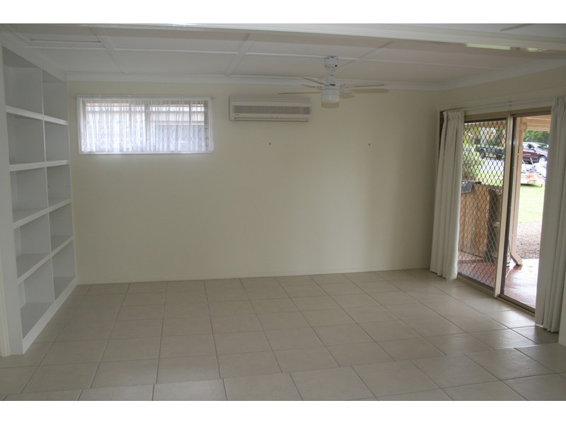 2 Danvers Court, Hillcrest QLD 4118