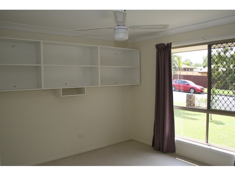 2 Danvers Court, Hillcrest QLD 4118