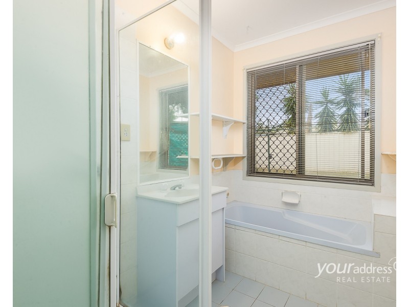 102 Bottlebrush Drive, Regents Park QLD 4118