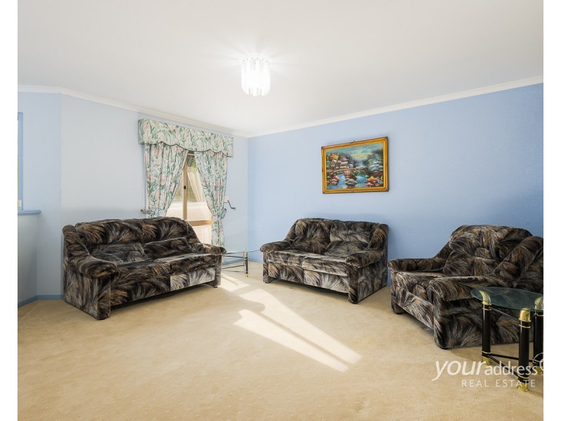 127 Emerald Drive, Regents Park QLD 4118