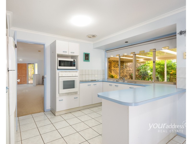 127 Emerald Drive, Regents Park QLD 4118