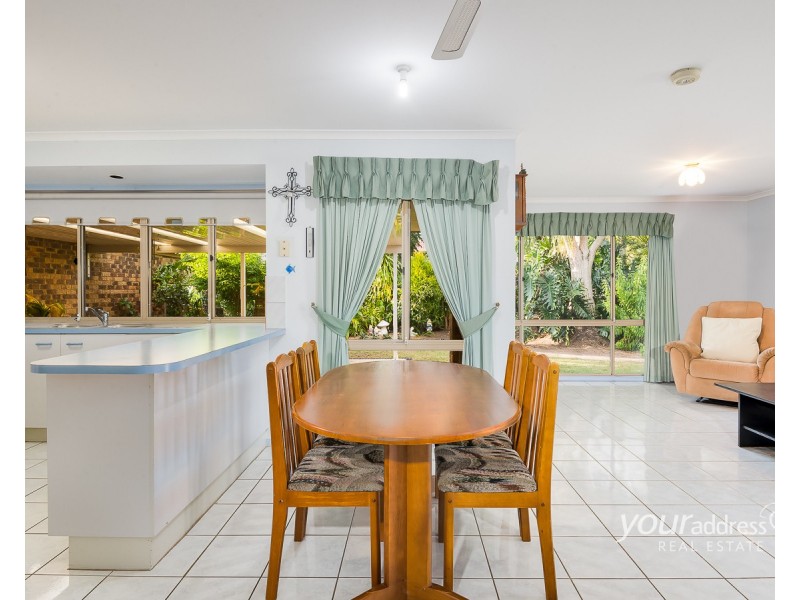 127 Emerald Drive, Regents Park QLD 4118