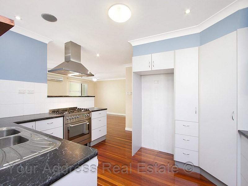 18 Avoca Street, Woodridge QLD 4114