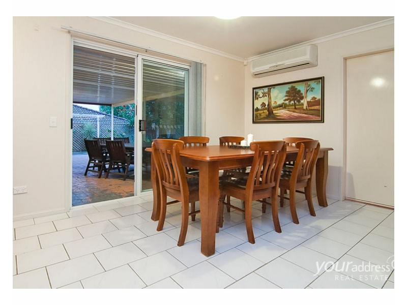 8 Copeina Court, Regents Park QLD 4118