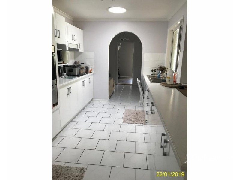 8 Copeina Court, Regents Park QLD 4118