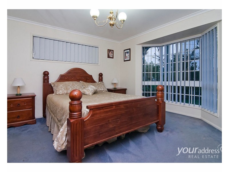 8 Copeina Court, Regents Park QLD 4118
