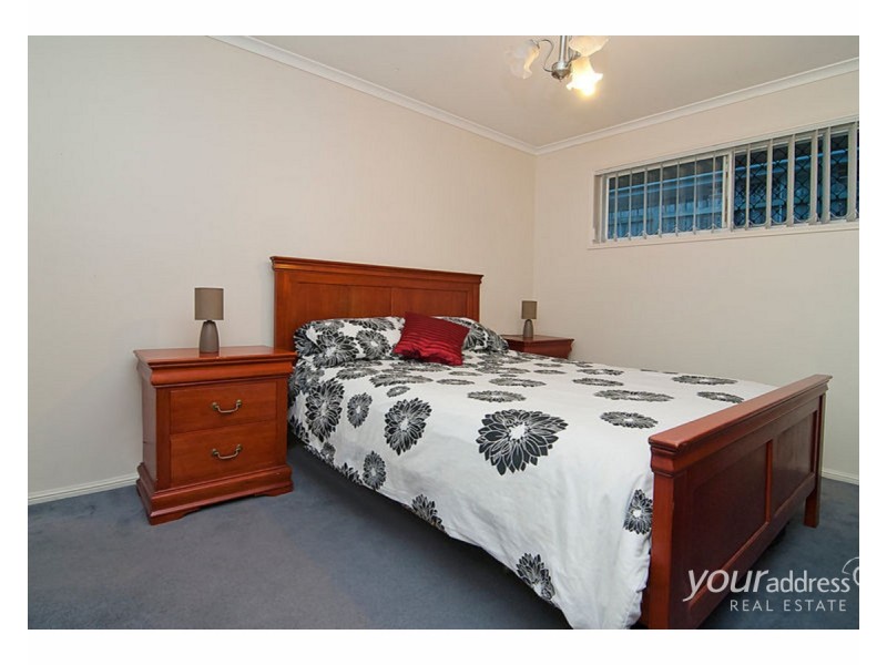 8 Copeina Court, Regents Park QLD 4118