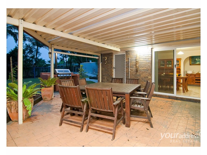 8 Copeina Court, Regents Park QLD 4118