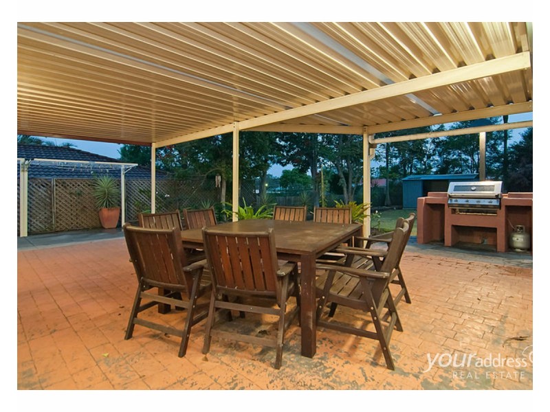 8 Copeina Court, Regents Park QLD 4118