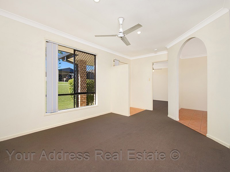 4 Pimelia Court, Regents Park QLD 4118