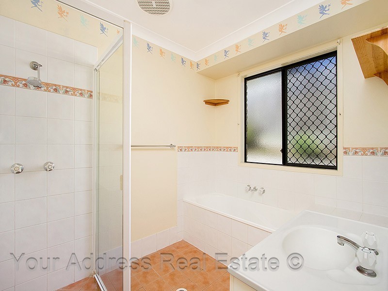 4 Pimelia Court, Regents Park QLD 4118