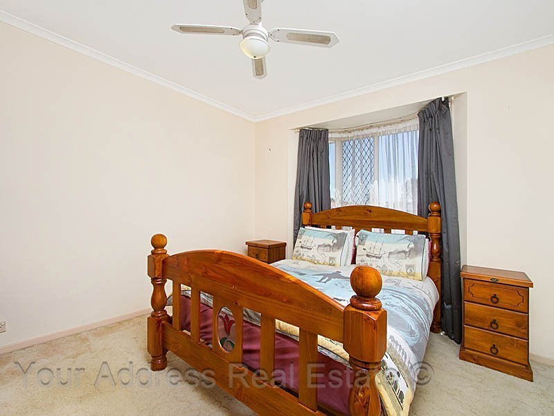 13 Gumview Close, Regents Park QLD 4118