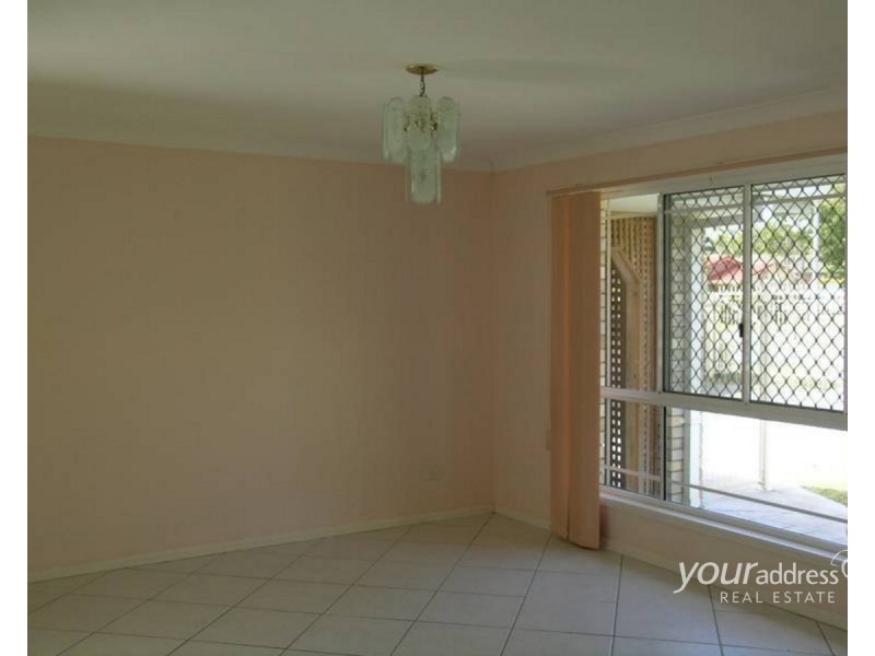 8 Solandra Circuit, Regents Park QLD 4118