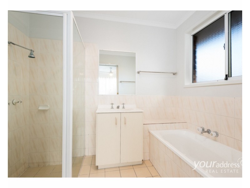 2/15 Broadfoot Drive, Goodna QLD 4300