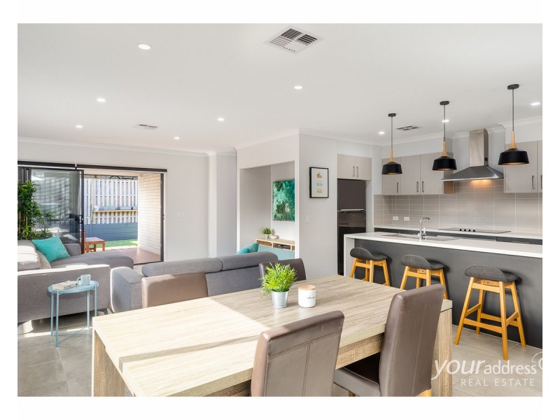 16 Mount Edwards Street, Park Ridge QLD 4125