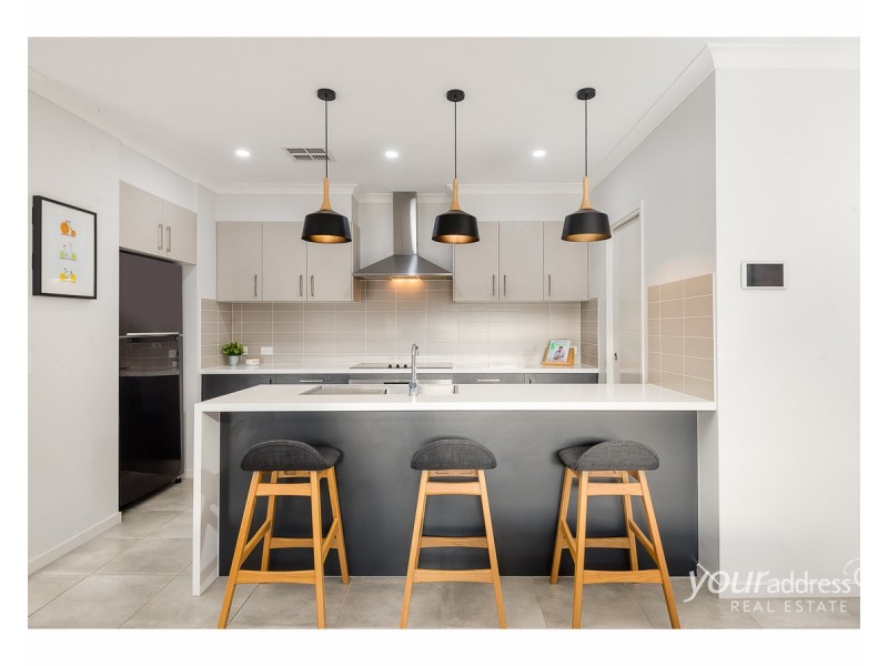 16 Mount Edwards Street, Park Ridge QLD 4125