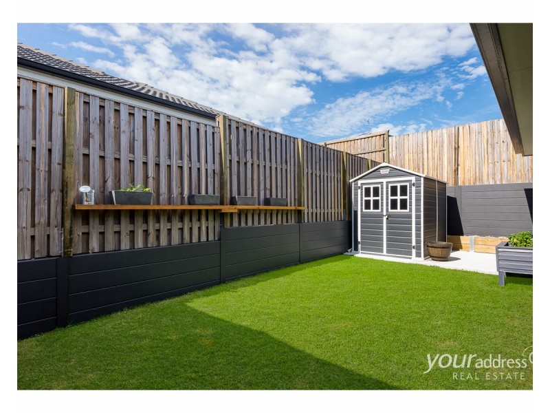 16 Mount Edwards Street, Park Ridge QLD 4125