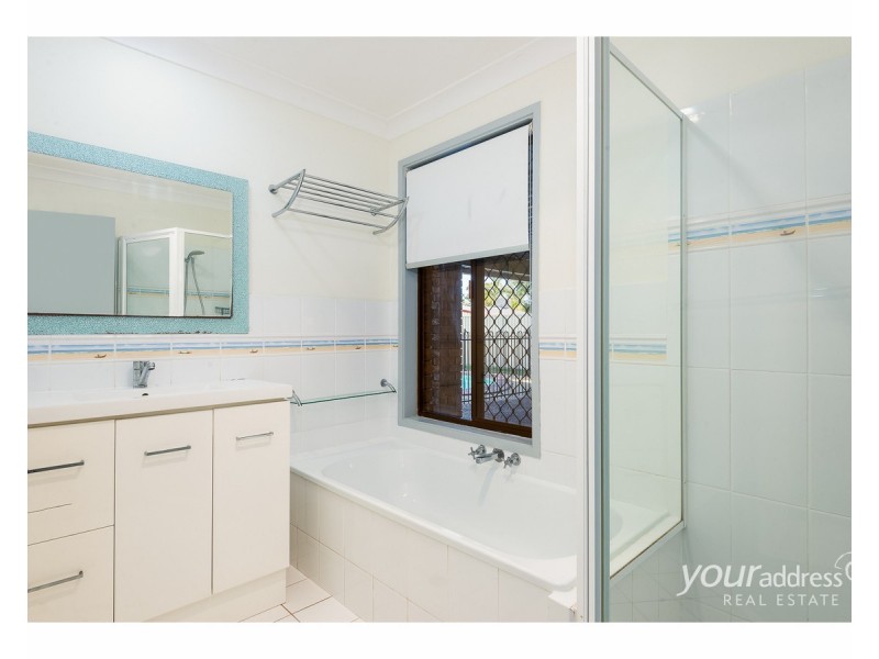 67 Owens Crescent, Regents Park QLD 4118