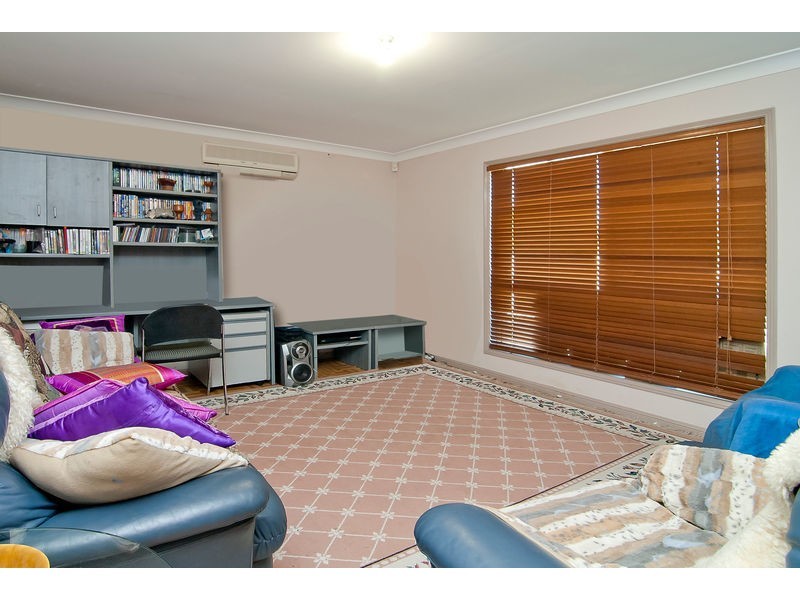 5 Fig Tree Court, Kingston QLD 4114
