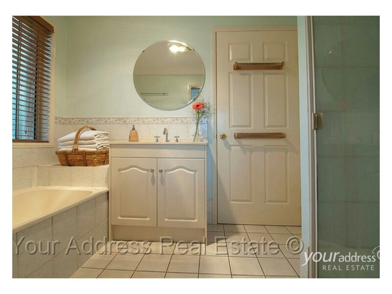 7 Butia Close, Regents Park QLD 4118