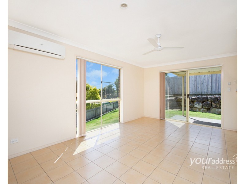 8 Samia Court, Regents Park QLD 4118