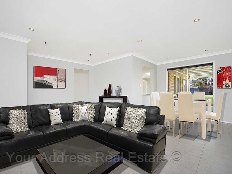 8 Debanie Court, Marsden QLD 4132