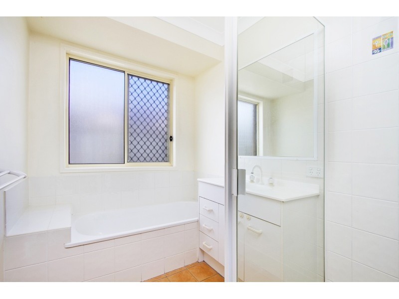 119 Overland Drive, Edens Landing QLD 4207