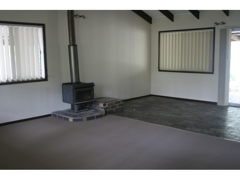 6-8 Holyrood Court, Munruben QLD 4125