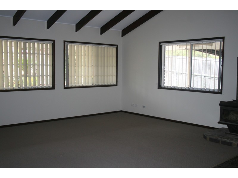 6-8 Holyrood Court, Munruben QLD 4125