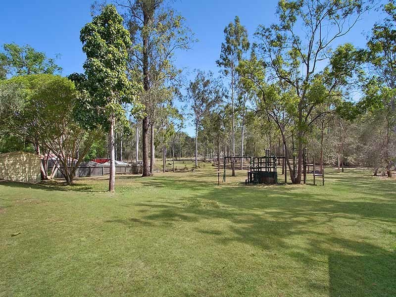 6-8 Holyrood Court, Munruben QLD 4125