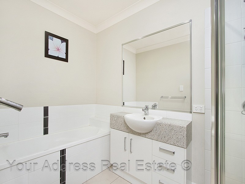 1/1 Wyndham Circuit, Holmview QLD 4207