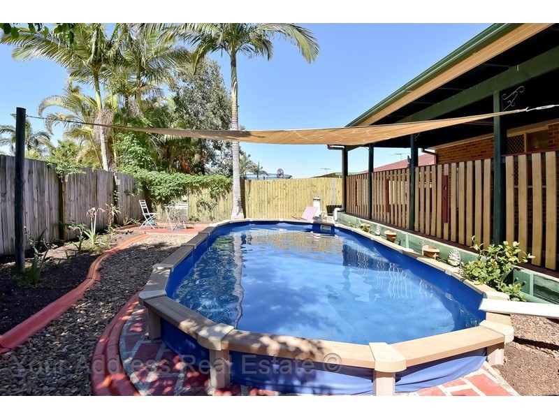 18 Bottlebrush Drive, Regents Park QLD 4118