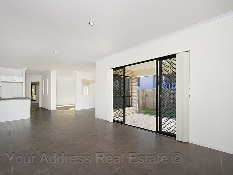 31 Mossman Pde, Waterford QLD 4133