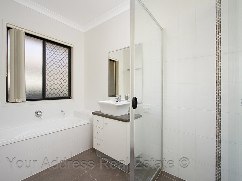 31 Mossman Pde, Waterford QLD 4133