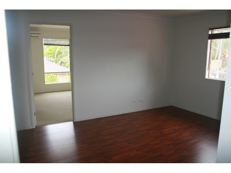 1/75 Vansittart Road, Regents Park QLD 4118