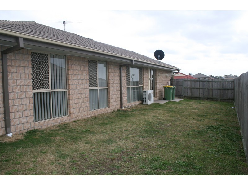 26 Charlton Place, Regents Park QLD 4118