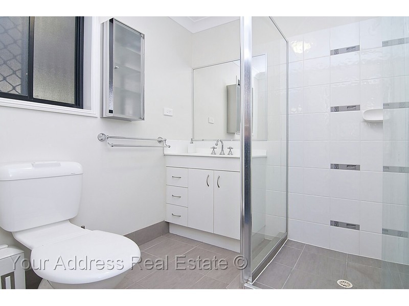 1 Zoe Place, Hillcrest QLD 4118