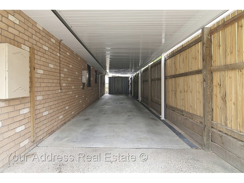 1 Zoe Place, Hillcrest QLD 4118