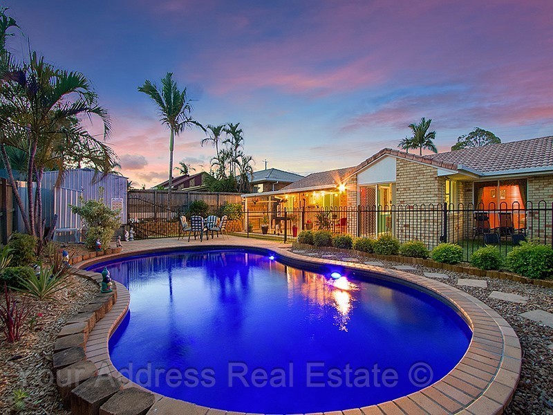 17 Haldham Crescent, Regents Park QLD 4118