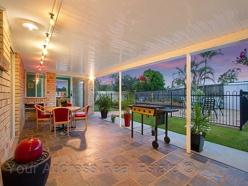 17 Haldham Crescent, Regents Park QLD 4118