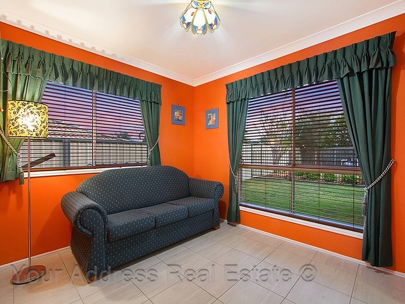 17 Haldham Crescent, Regents Park QLD 4118