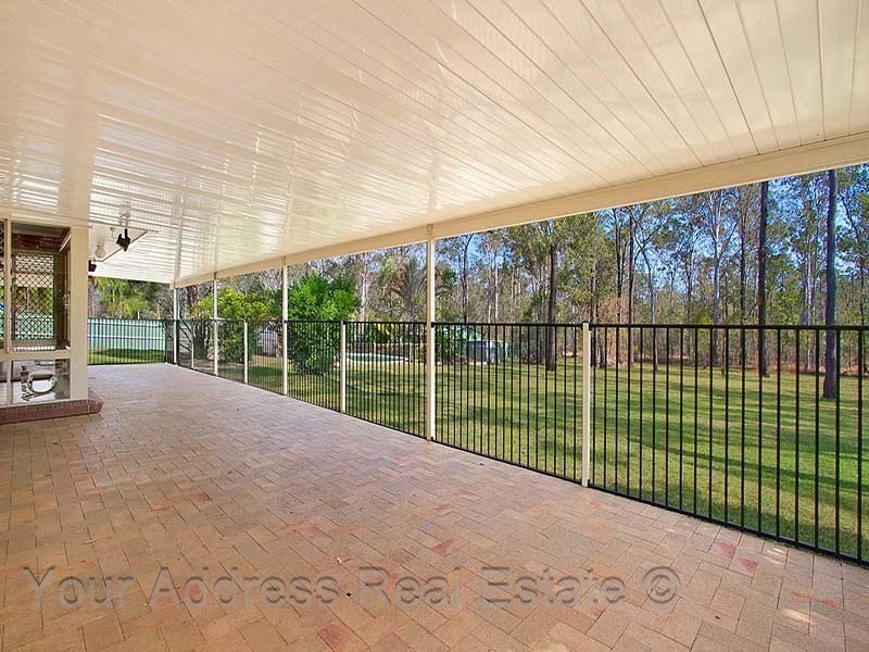 10 Kensington Drive, Munruben QLD 4125