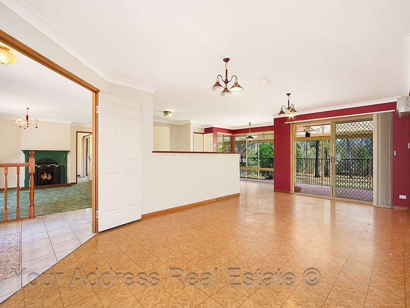 10 Kensington Drive, Munruben QLD 4125