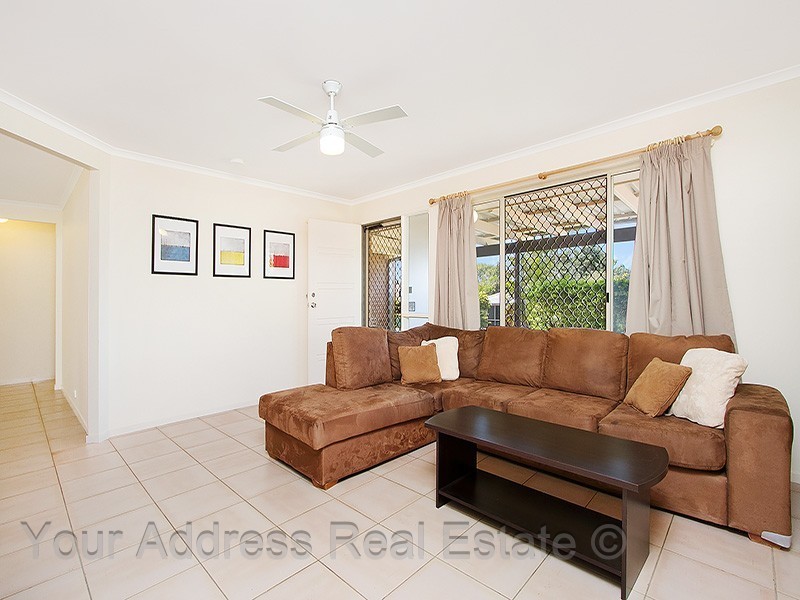 76 Bottlebrush Drive, Regents Park QLD 4118
