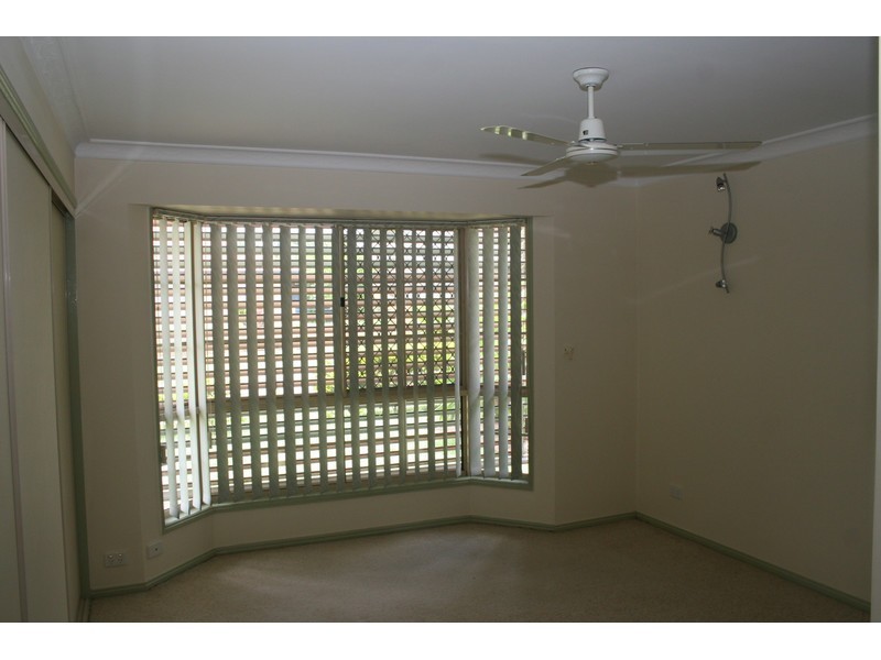 24 Bottlebrush Drive, Regents Park QLD 4118