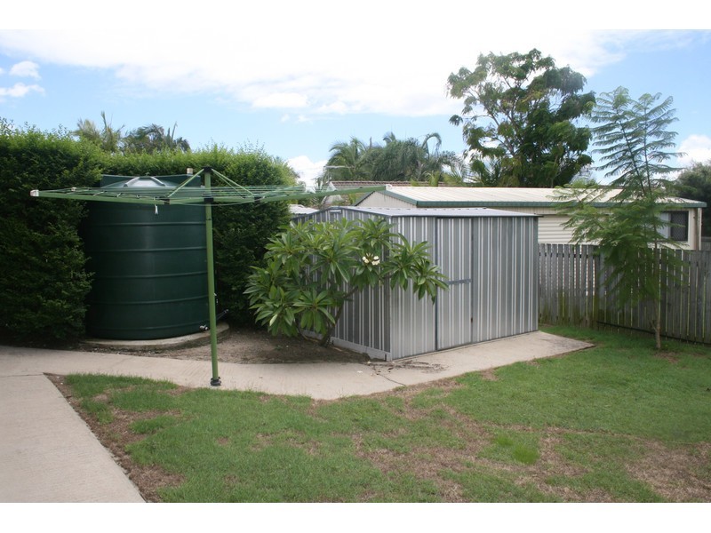 24 Bottlebrush Drive, Regents Park QLD 4118