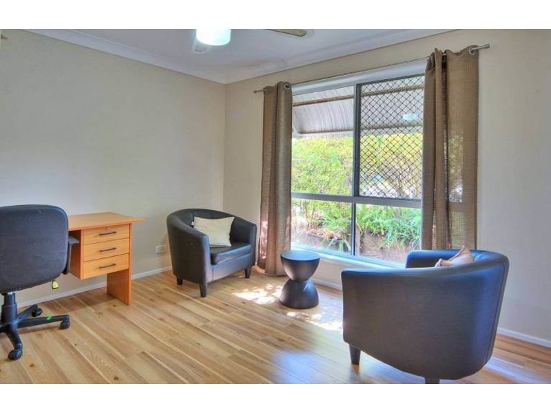 21 Haldham Crescent, Regents Park QLD 4118