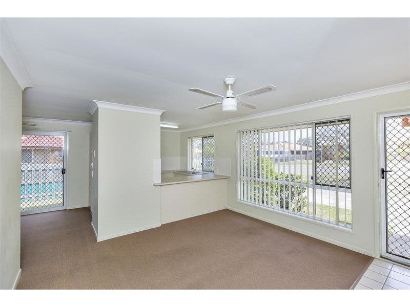 2/4 Prokuda Close, Goodna QLD 4300