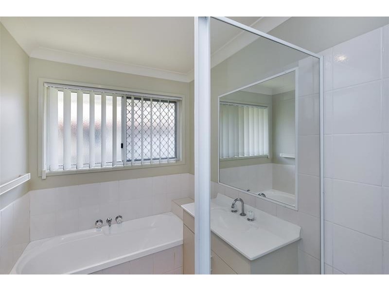 2/4 Prokuda Close, Goodna QLD 4300
